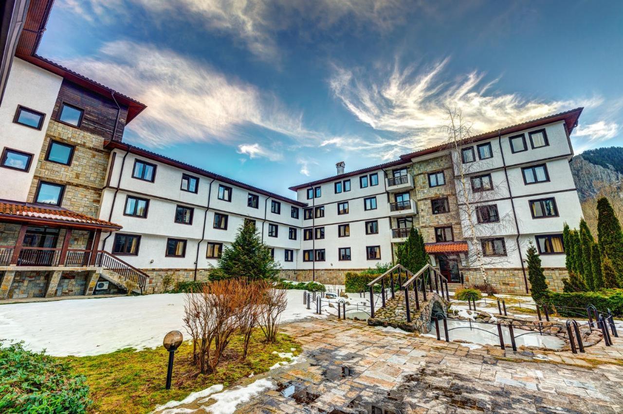 Aparthotel Silver Hills Free Parking สโมลยัน ภายนอก รูปภาพ