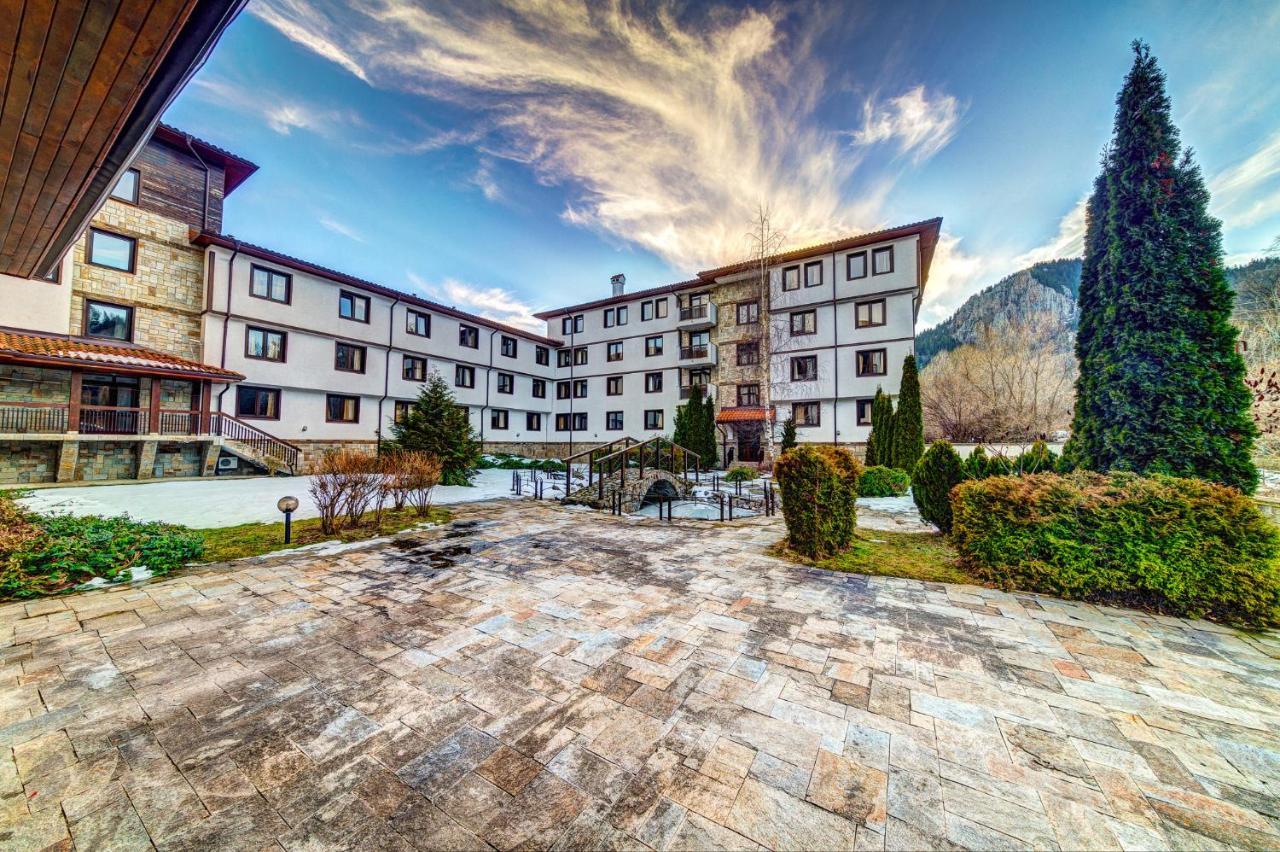 Aparthotel Silver Hills Free Parking สโมลยัน ภายนอก รูปภาพ