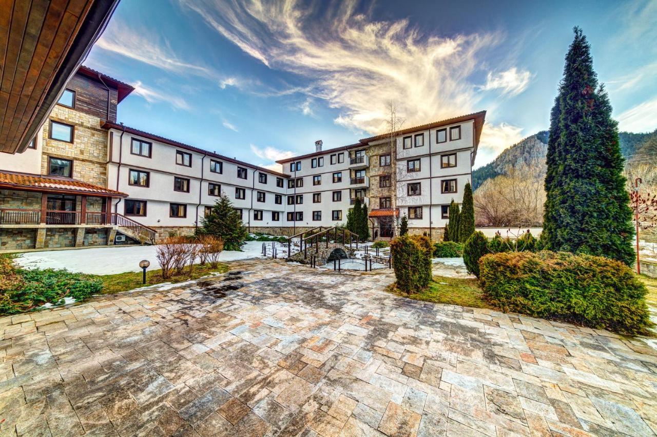 Aparthotel Silver Hills Free Parking สโมลยัน ภายนอก รูปภาพ