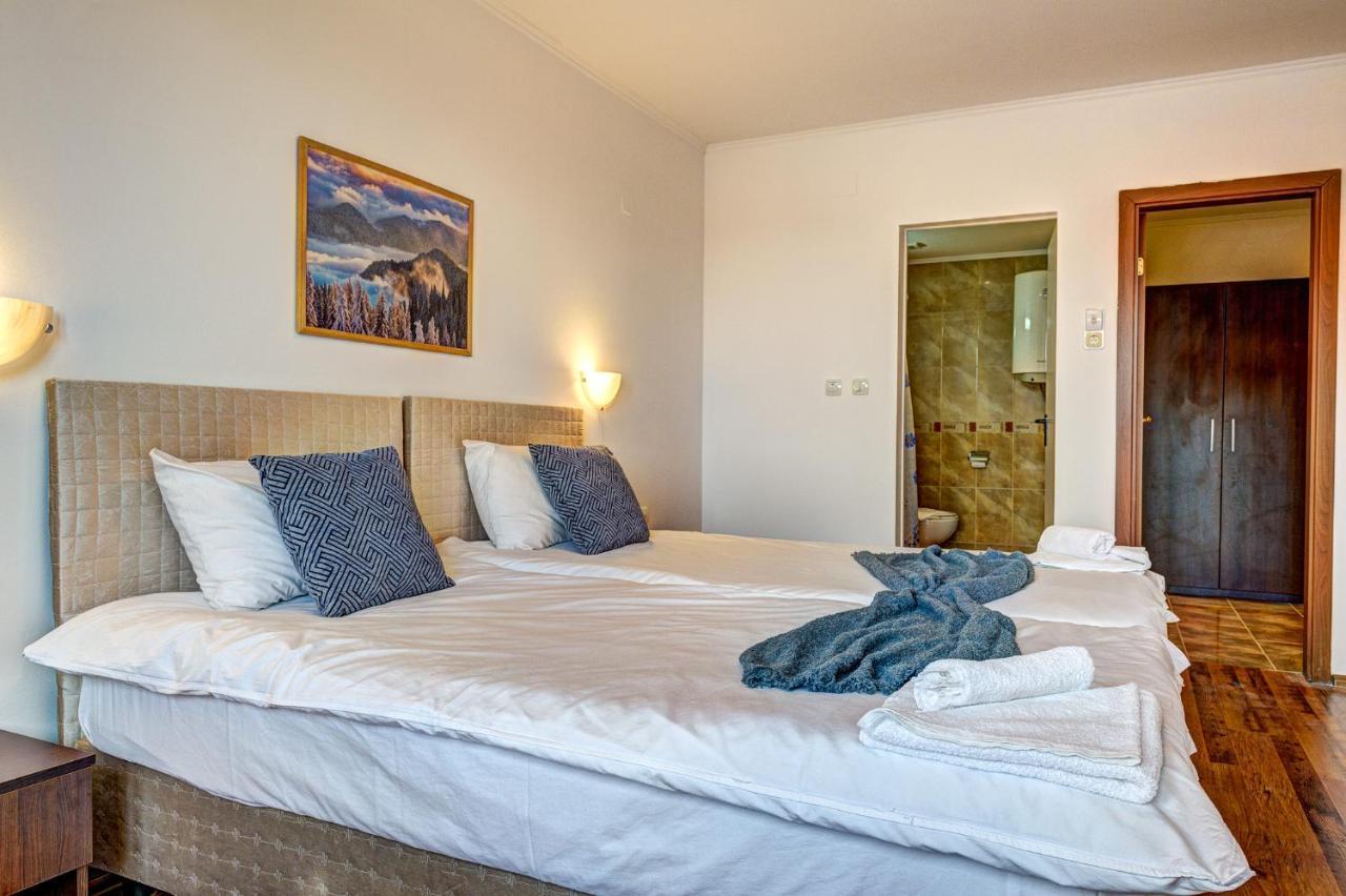 Aparthotel Silver Hills Free Parking สโมลยัน ภายนอก รูปภาพ