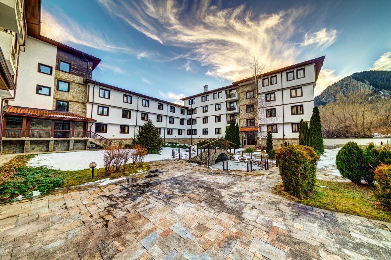Aparthotel Silver Hills Free Parking สโมลยัน ภายนอก รูปภาพ